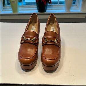 Brown platform
Shoes